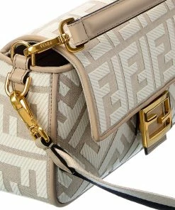FENDI Baguette FF Canvas & Leather Shoulder Bag Women Shoulder Bags 9 FENDI Baguette FF Canvas & Leather Shoulder Bag Women Shoulder Bags -Fendi Sales Store 1160539241 RLLZ 3